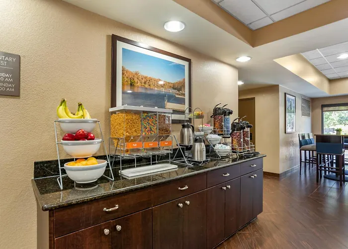 Hotel Comfort Capitol - Area 4*