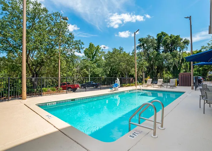 Hotel Comfort Capitol - Area 4*