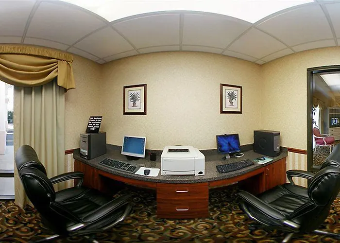 Comfort Capitol - Area Hotel